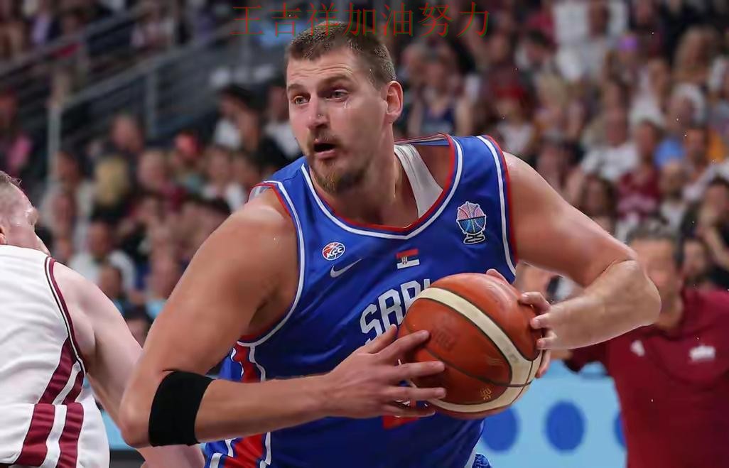 约基奇关键助攻改写比赛走势 战术调整效果逐渐显现